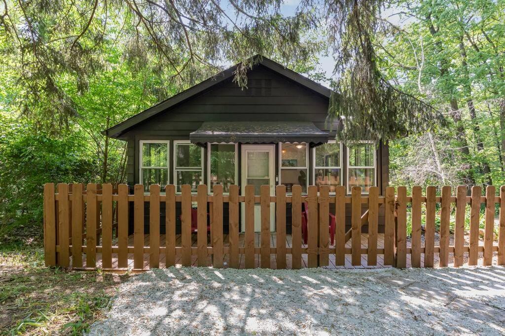 Black Cabin Getaway In Woods I Valpo Valparaiso Eksteriør bilde