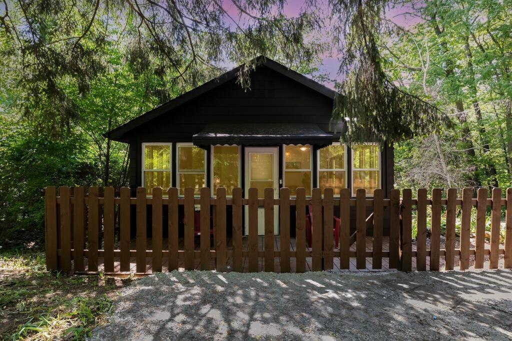 Black Cabin Getaway In Woods I Valpo Valparaiso Eksteriør bilde